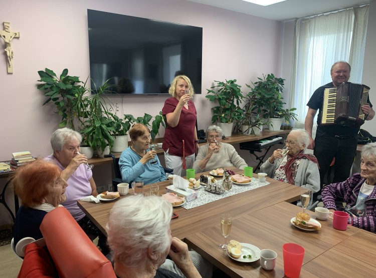 Narozeninová oslava paní Ludmily