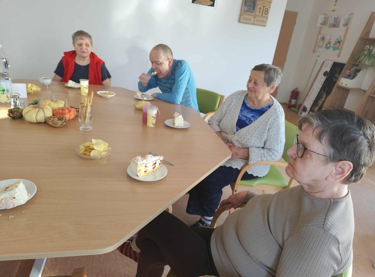 Oslava narozenin paní Aničky a Bedřišky