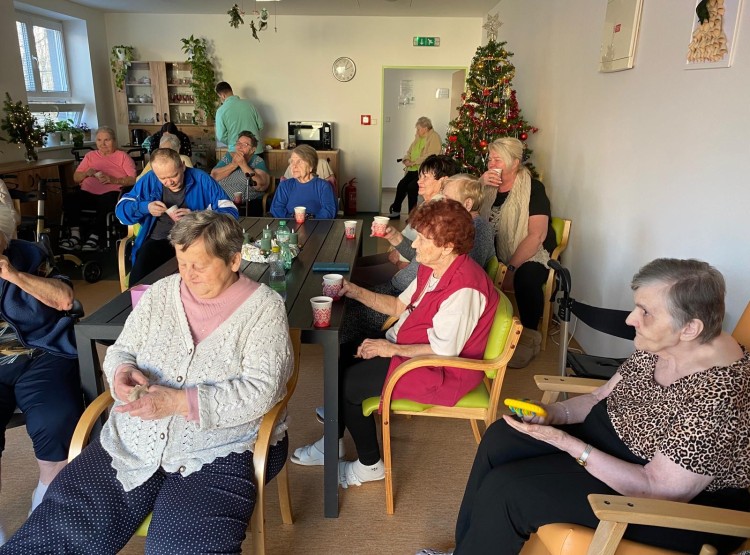 Odpoledne při punči a harmonice