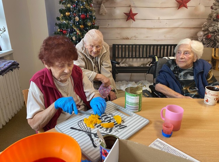 Odpoledne při punči a harmonice