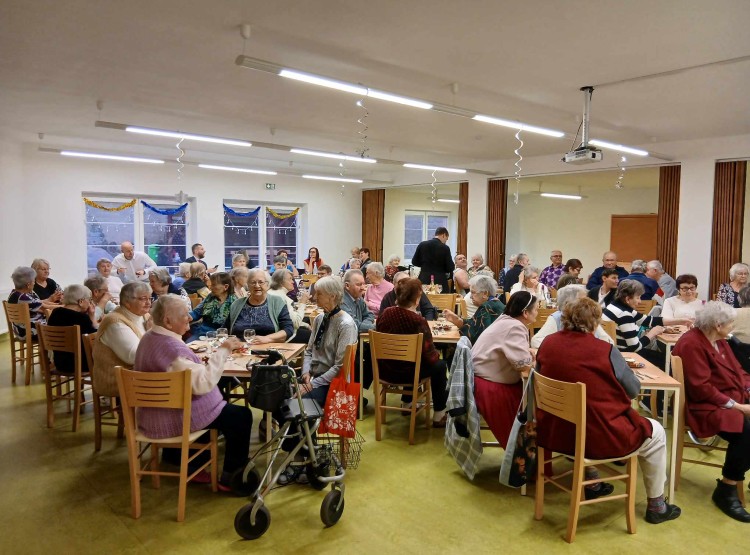 Ohlédnutí za vánočním setkáním v DPS Dačice