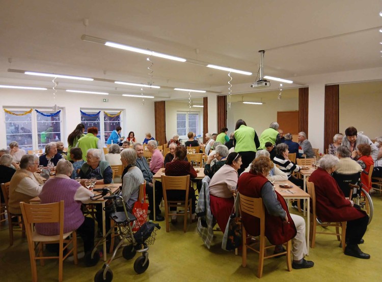 Ohlédnutí za vánočním setkáním v DPS Dačice