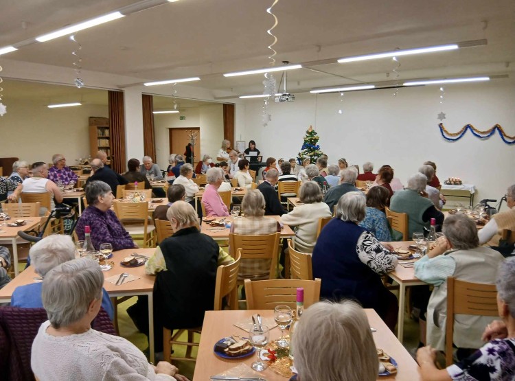Ohlédnutí za vánočním setkáním v DPS Dačice