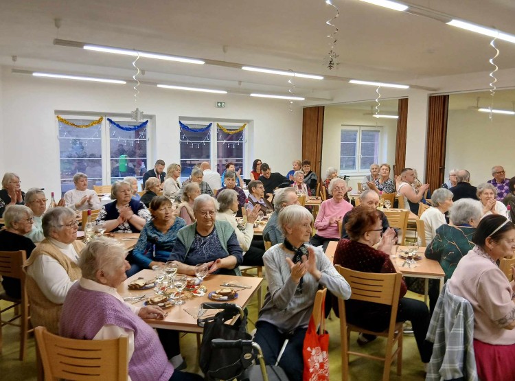 Ohlédnutí za vánočním setkáním v DPS Dačice