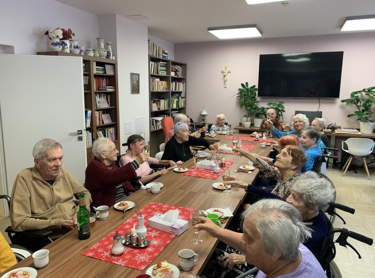 Narozeninová oslava v Centru sociálních služeb Emausy