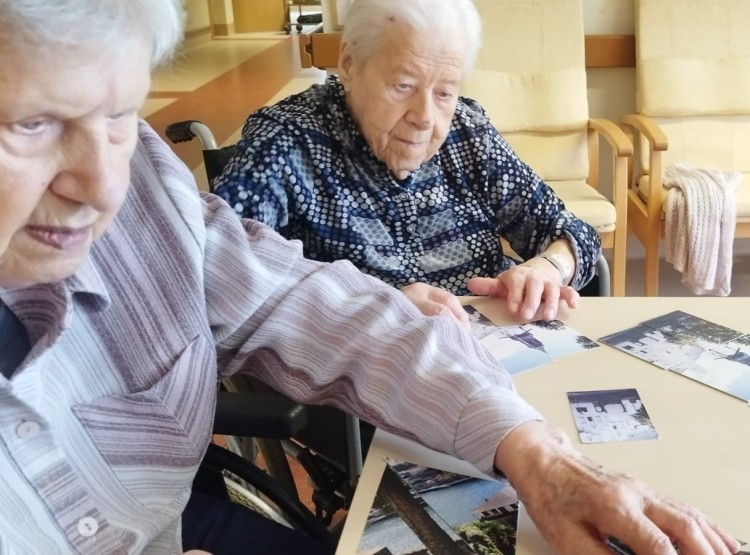 Pečení perníku a práce se smyslovými kartami