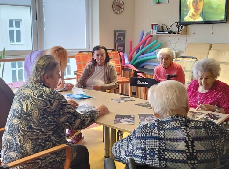 Pečení perníku a práce se smyslovými kartami