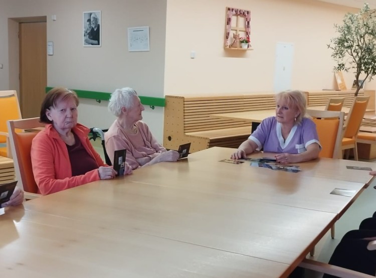 Pečení perníku a práce se smyslovými kartami