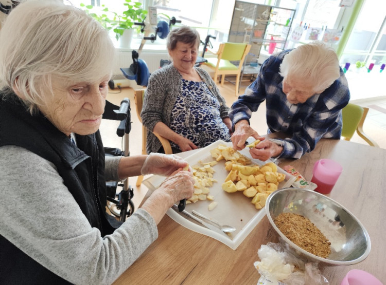 Smyslová aktivizace - jablečný závin